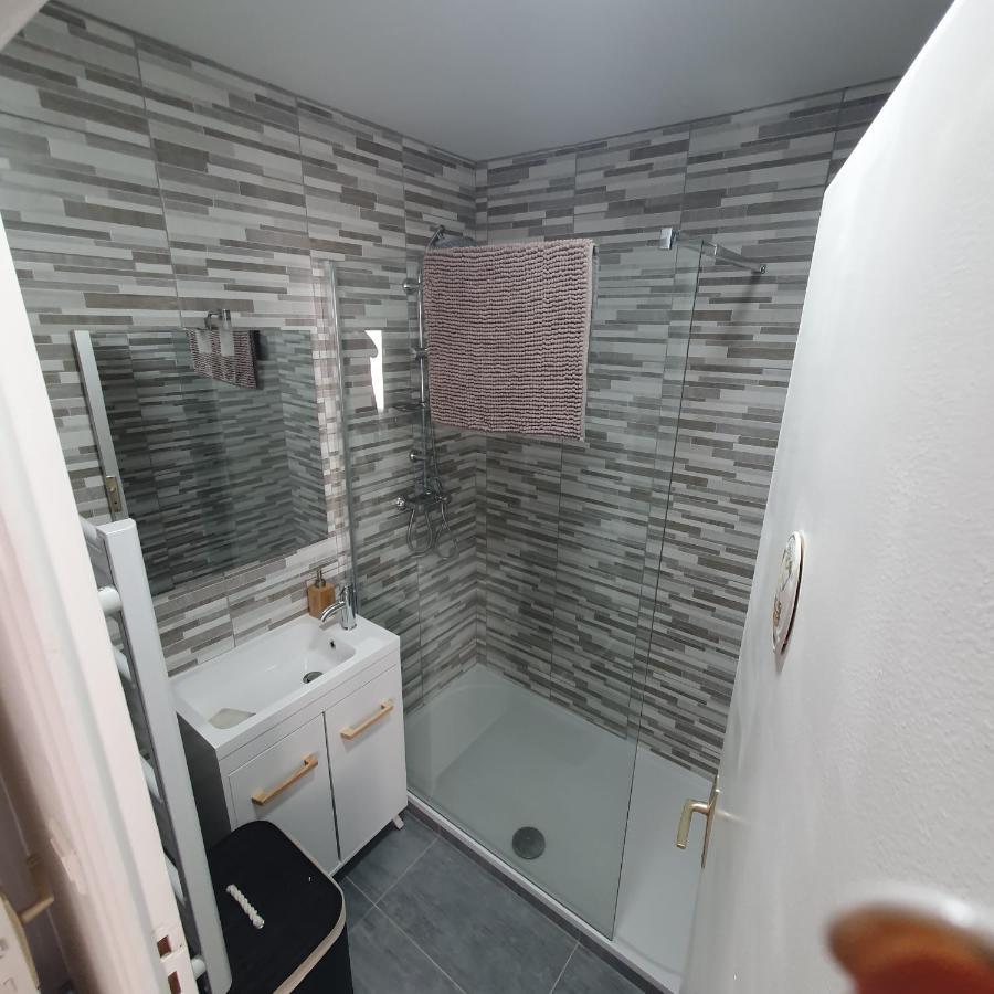 Appartement De La Tour Épernay Zewnętrze zdjęcie
